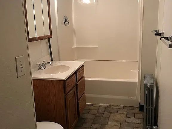 5th image of 52 Berkshire St Floor 2