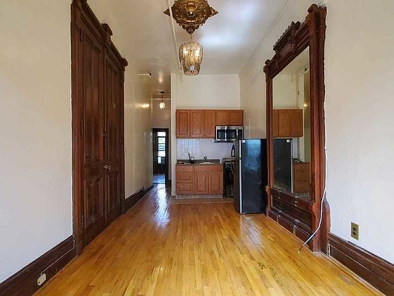 5th image of 281 W 132nd St #1A