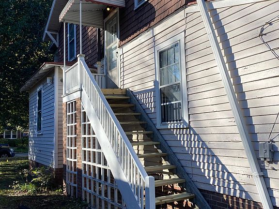 2nd image of 401 Douglas Ave #B