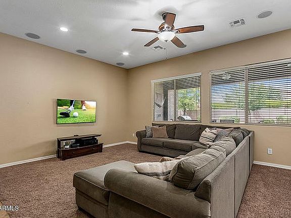 5th image of 2588 E Orleans Dr