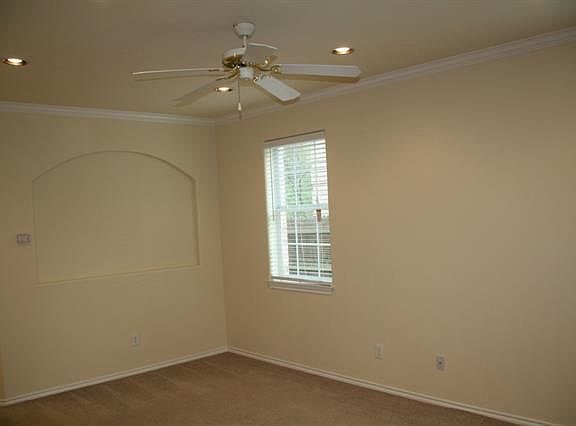 4th image of 226 Valley Lane