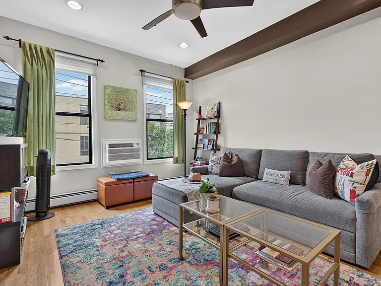 322 Madison St #5 — Photo 3