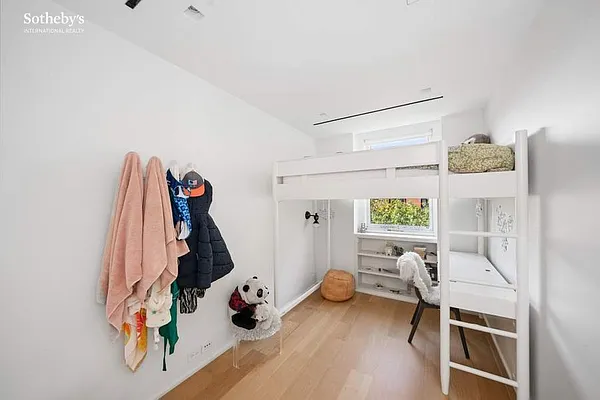 Sold by Sotheby's International Realty | media 30