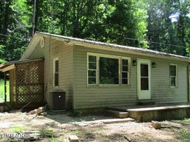 1st image of 143 Tobby Hollow Ln