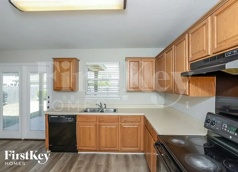 8815 Golden Eye — Photo 6