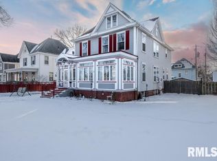 1015 S 5th St, Pekin, IL