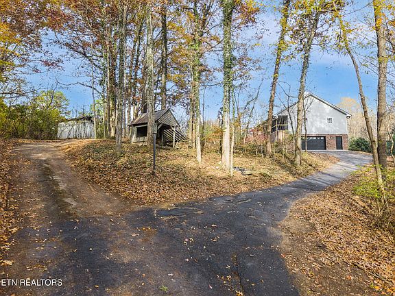 3rd image of 9601 Cannon Ln