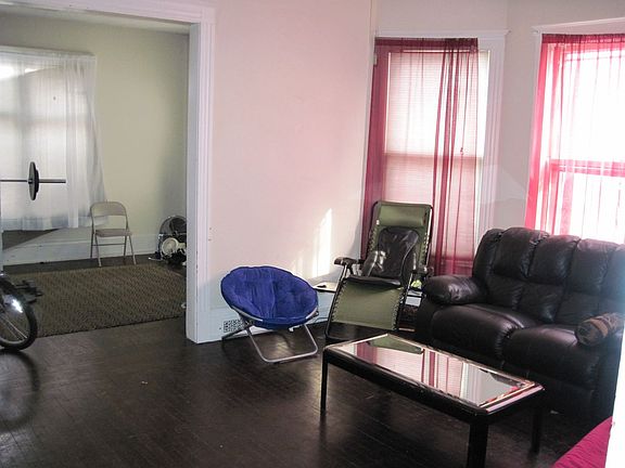 2nd image of 2609-11 N Maryland Ave