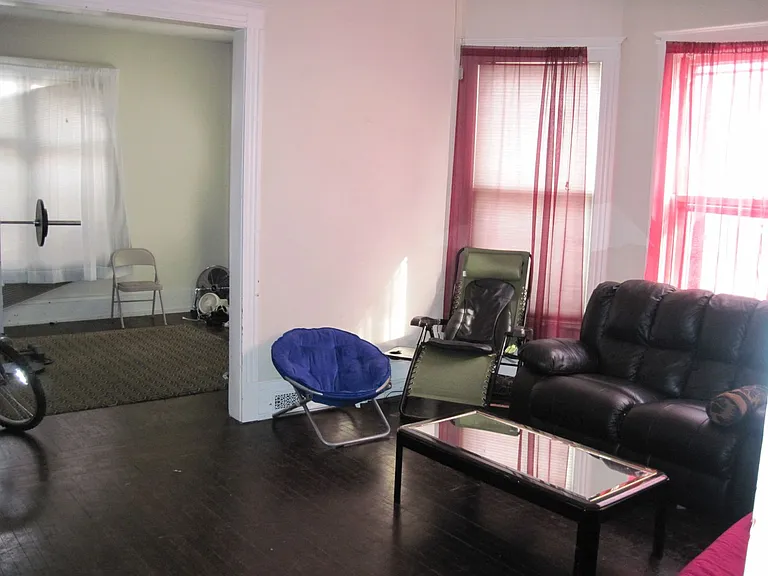 2609-11 N. Maryland Ave. — Photo 1