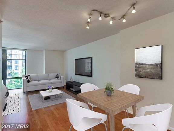 2nd image of 1021 N Garfield St APT 506