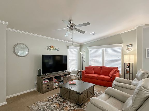 4th image of 304 Redbud Ln #57