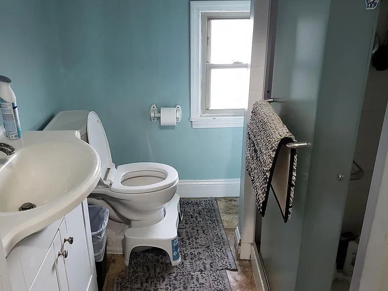 2nd floor bathroom