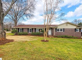301 Hickory Ln, Mauldin, SC 29662