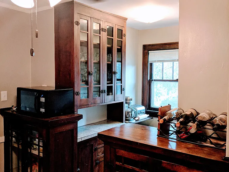Ashland & Laurel Apartments — Photo 22