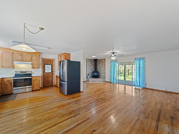 3rd image of 16298 Acero Dr