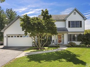 1446 Kingsbury Ct, Gurnee, IL 60031