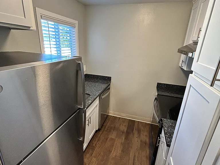 3295 Brookdale Dr #4 — Photo 7
