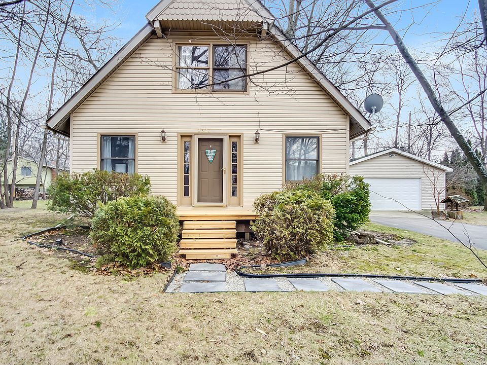 2nd image of 3601 Ashview St