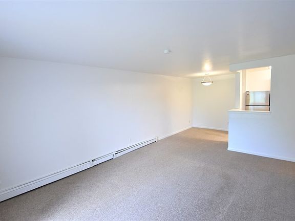 4th image of 810 20th St APT 301