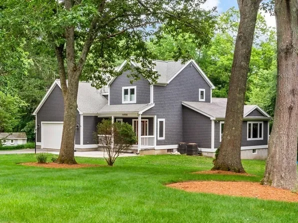 7 Bay Meadow Rd, Berkley, MA 02779