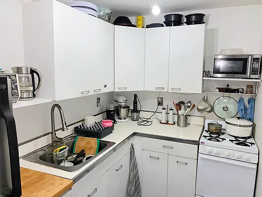 Rented by Douglas Elliman | media 6