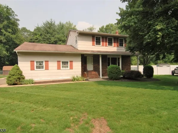 33 Kentwood Rd, Roxbury Twp., NJ 07876
