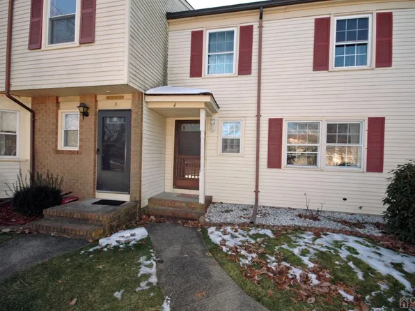 4 White Oaks Dr, Sayreville, NJ 08872