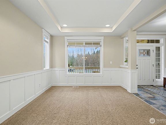 4th image of 12112 185th Avenue E