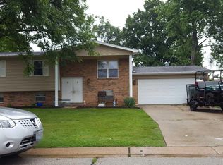 27 Jeffrey Wayne Dr, Saint Peters, MO 63376