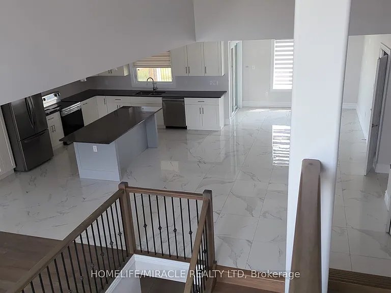 41 Kingsbridge Dr — Photo 4
