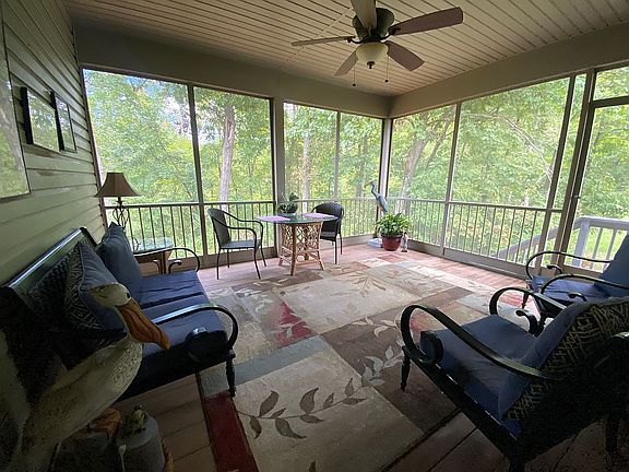 4th image of 774 Southern Hills Trl