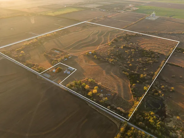 1379 E 150th St S, South Haven, KS 67140