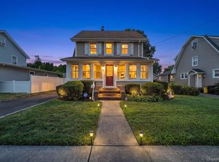 55 McKinley Avenue, Hicksville, NY 11801