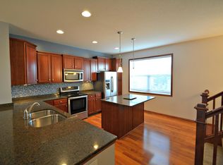 15646 Cobblestone Lake Pkwy, Saint Paul, MN 55124