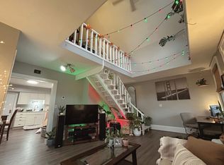 2070 W 10th St #3, Cleveland, OH 44113