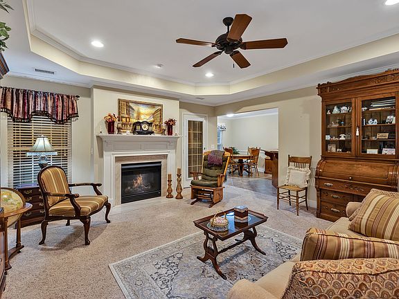 5th image of 526 Ellie Lee Dr