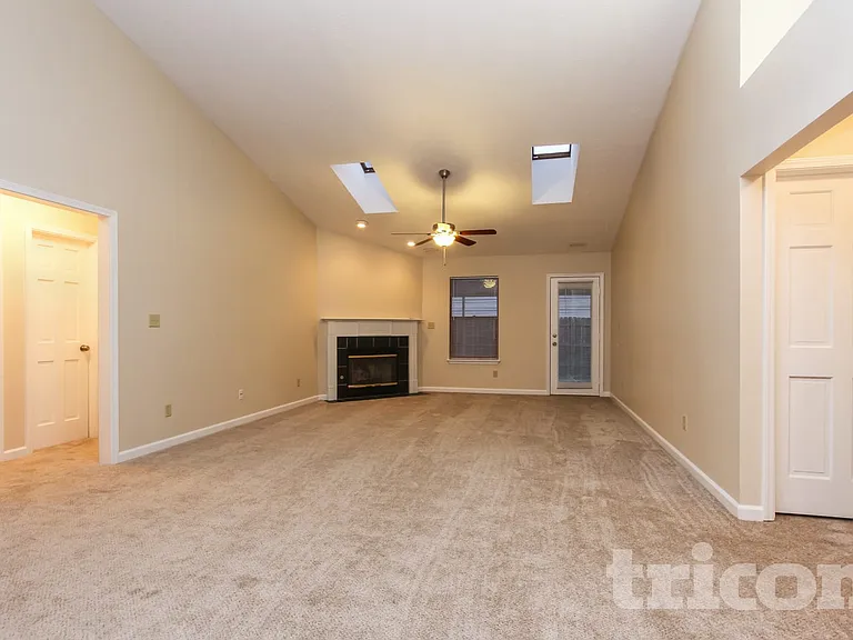 5706 Nodlehs Ct — Photo 3
