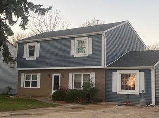 520 E Briarcliff Rd, Bolingbrook, IL 60440