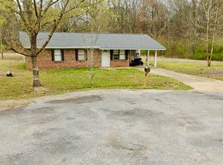 104 Crestwood Dr, Starkville, MS 39759