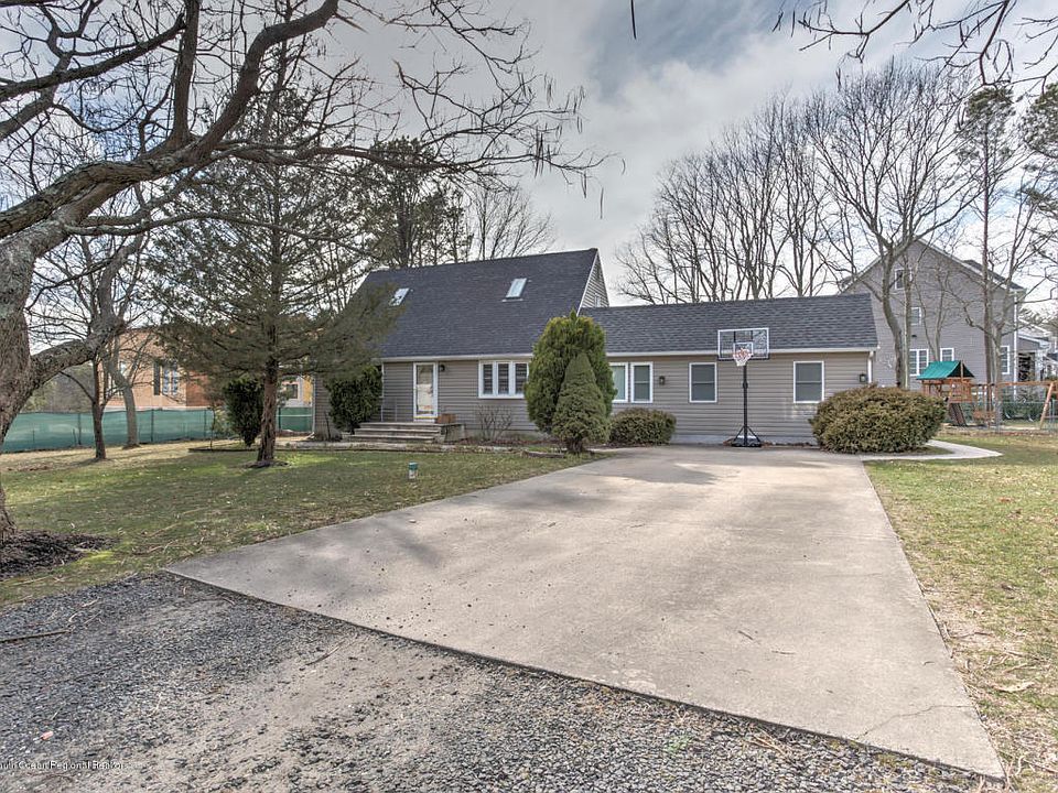 1st image of 700 Albert Ave