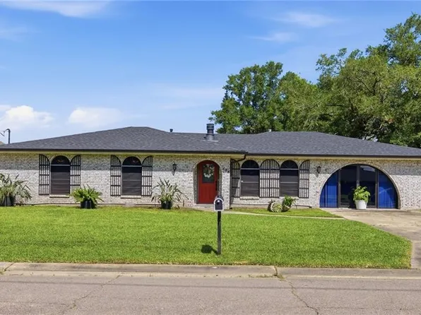 155 Destrehan Dr, Destrehan, LA 70047