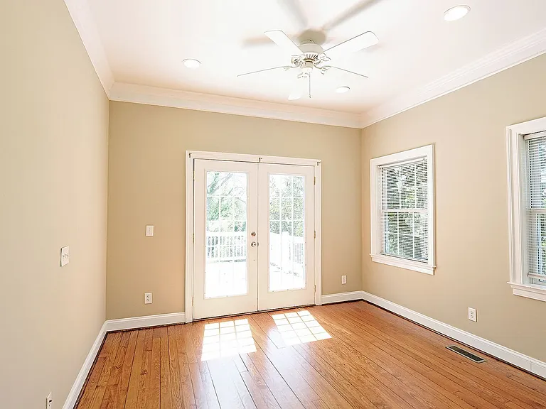 103 Linden St — Photo 9