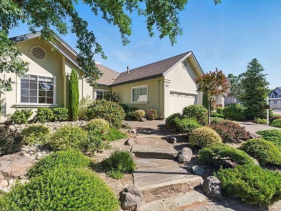 2nd image of 1055 Elsbree Lane