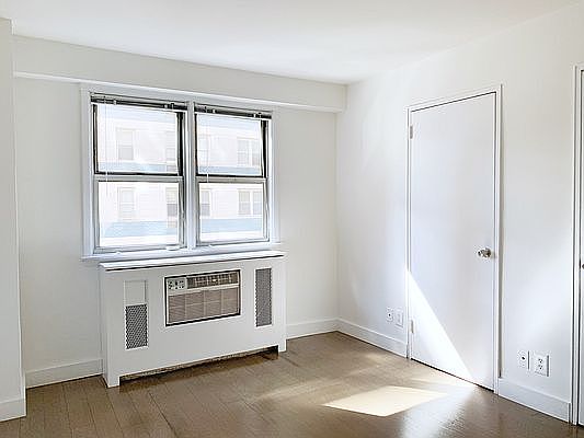 4th image of 145 E 27th St APT 14N