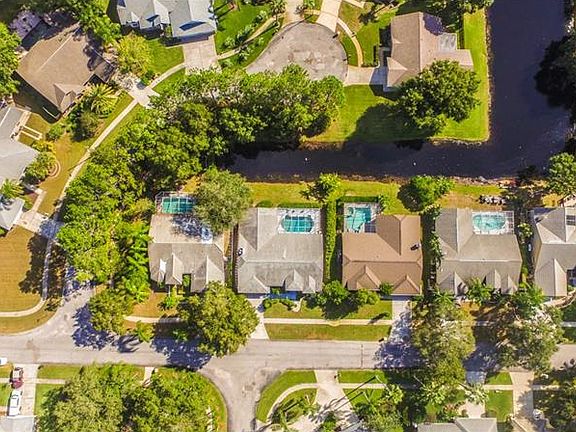 3rd image of 435 Whispering Lakes Blvd