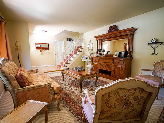 4th image of 337 Springspark Cir