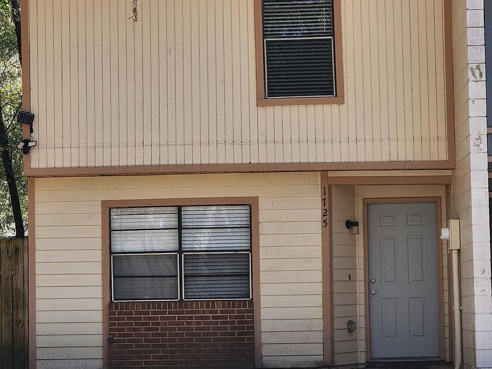 1st image of 1725 SW 69th Way