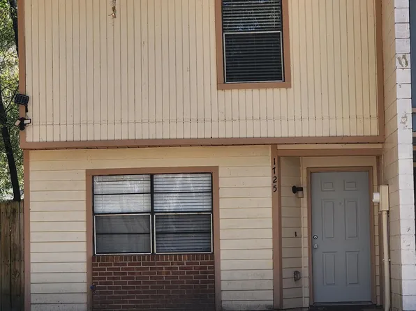 1725 SW 69th Way, Gainesville, FL 32607