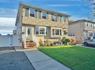 37 Bent St, Staten Island, NY 10312