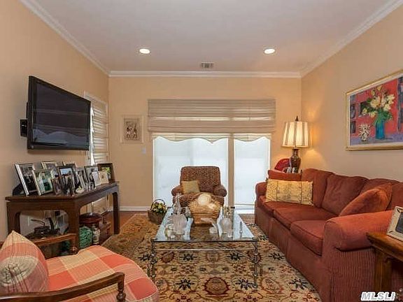 3rd image of 108 Carriage Ln